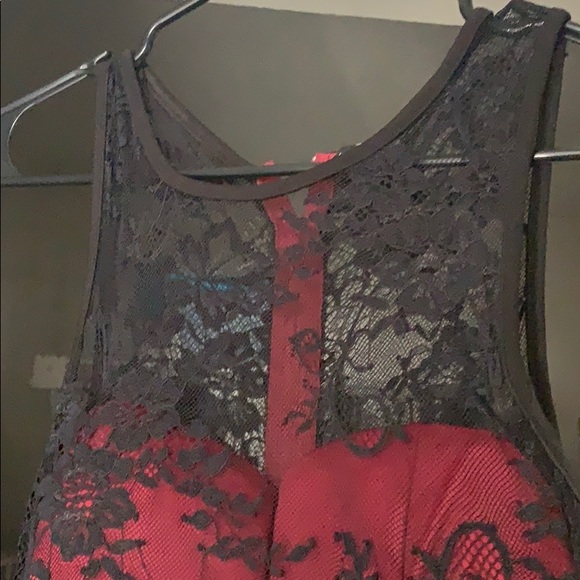 Red Windsor Prom Dress - Picture 4 of 6